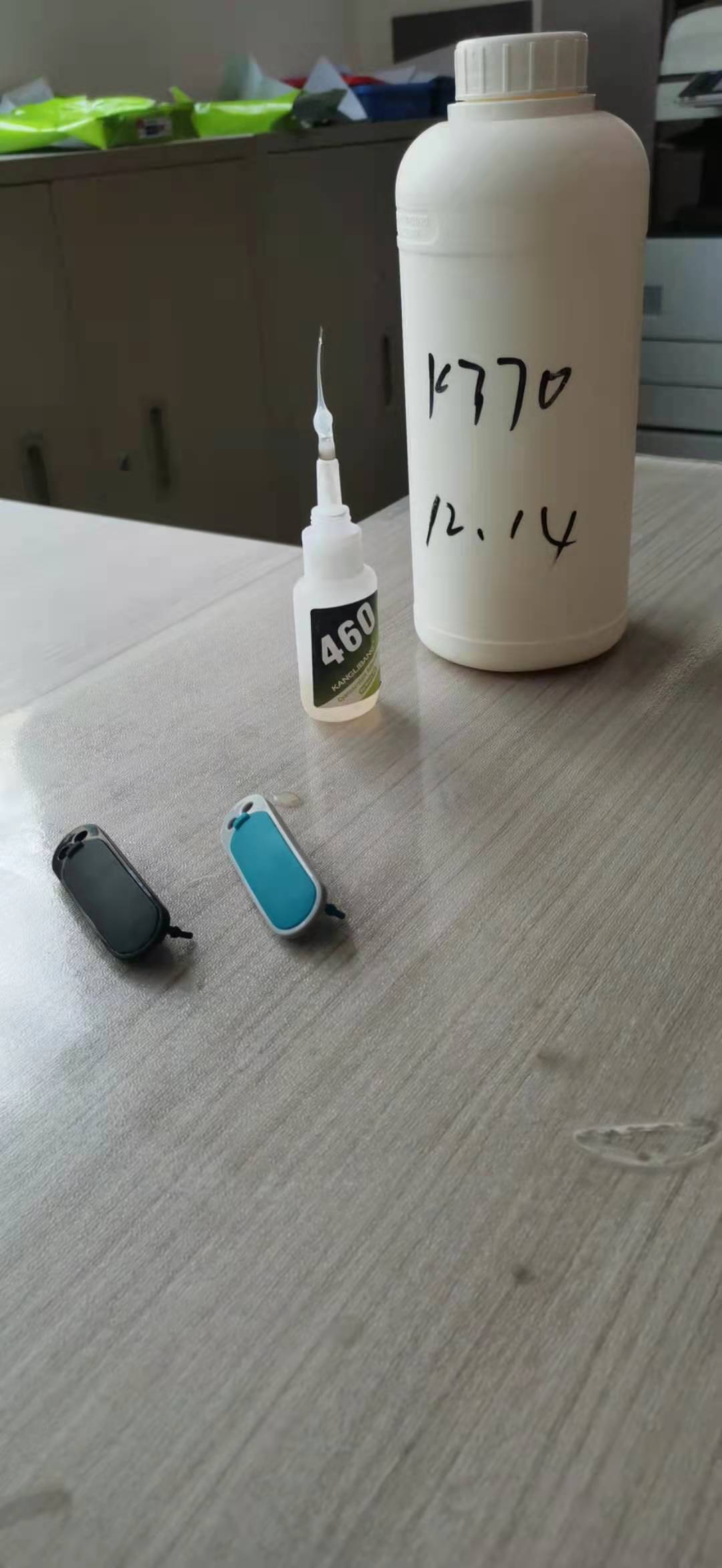 硅胶粘abs瞬间胶水.jpg 硅胶粘abs瞬间胶水.jpg