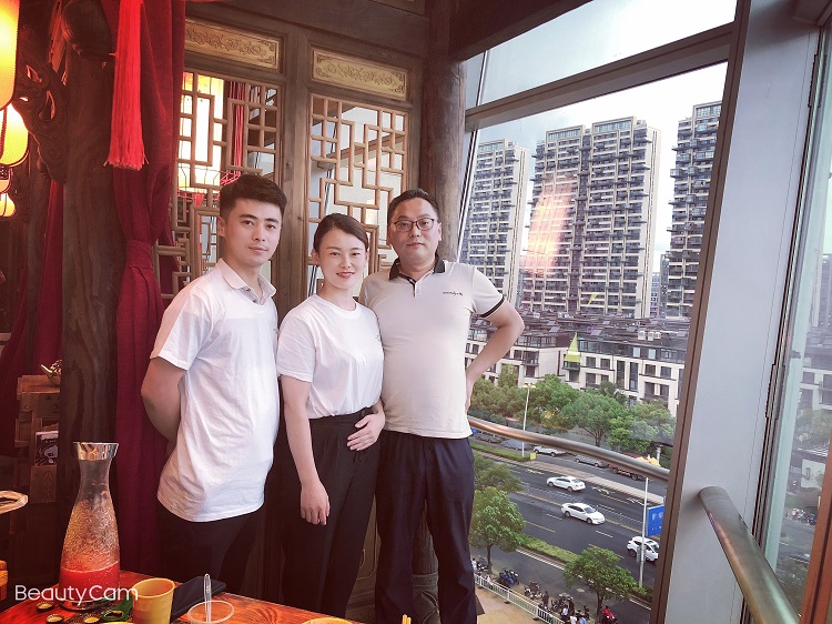 热烈庆祝深圳YABO鸭脖官网11周年庆.jpg 热烈庆祝深圳YABO鸭脖官网11周年庆.jpg