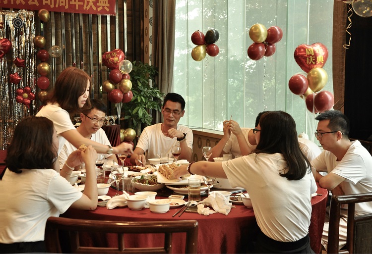热烈庆祝深圳YABO鸭脖官网11周年庆.jpg 热烈庆祝深圳YABO鸭脖官网11周年庆.jpg
